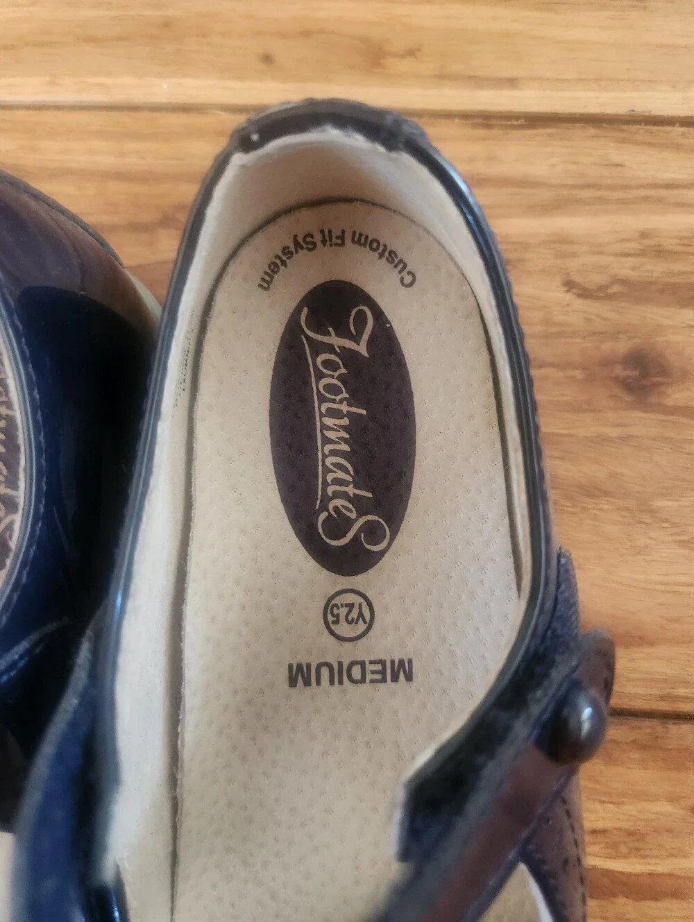 FootMates shiny navy